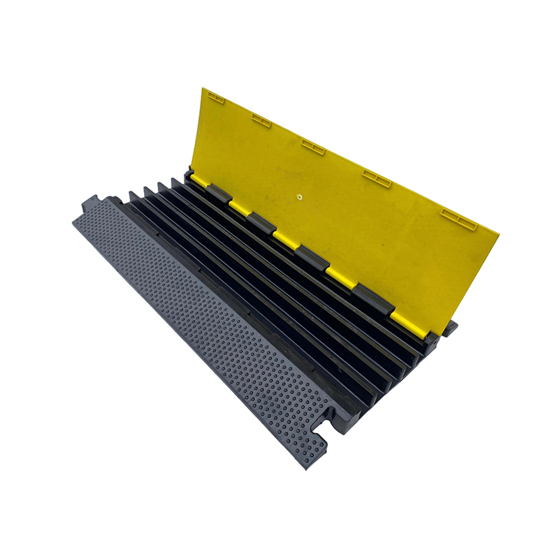 SH018-5S Heavy-Duty Modular Interlocking Rubber and Plastic Cable Protector